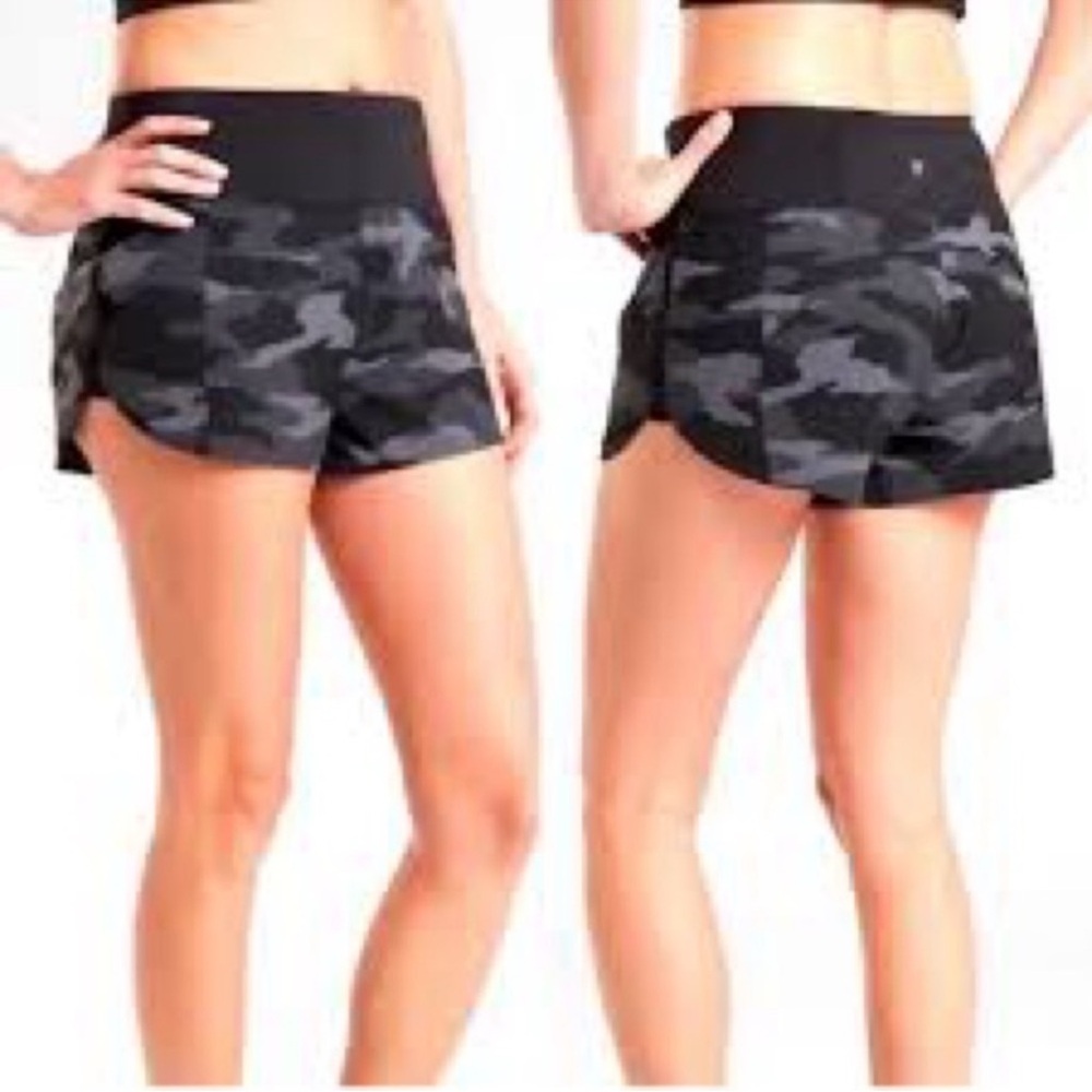 Athleta Camo Print Running Free Shorts Size L EUC